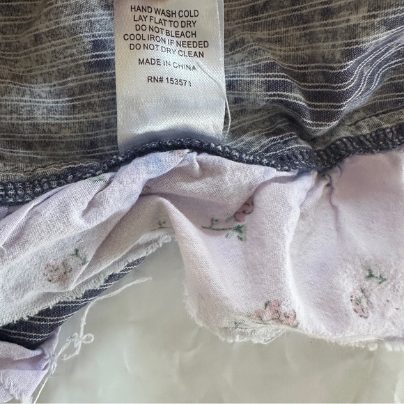 Oli & Hali Blue White Floral Ruffle trim button down xl - Picture 5 of 11